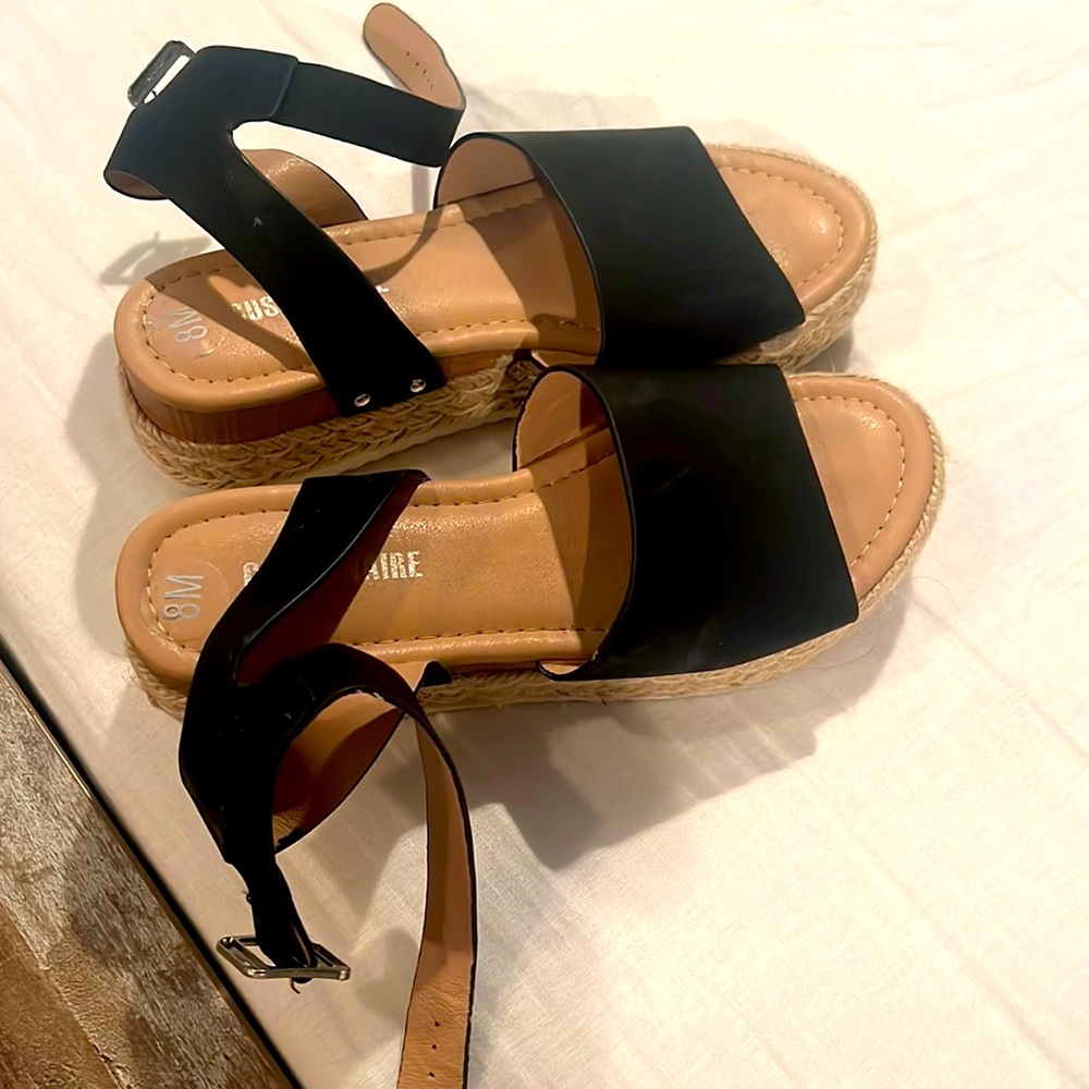 Black platform sandals size 8W